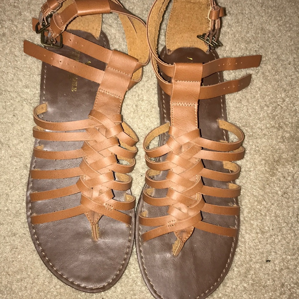 American Eagle Sandals